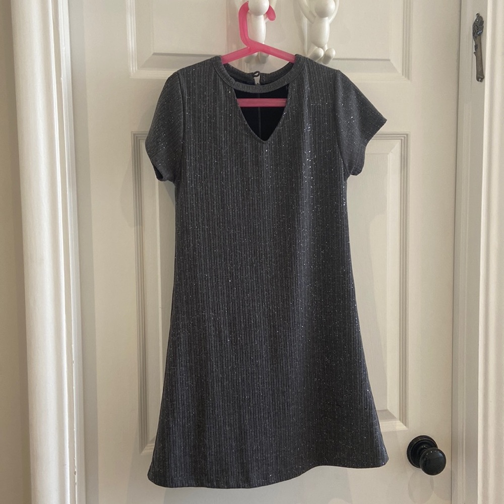 Girls Flowers By Zoe dress - size XL (10/12). Short sleeve gray with shimmer.